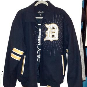 Men’s size XL Pelle Pelle Detroit varsity jacket